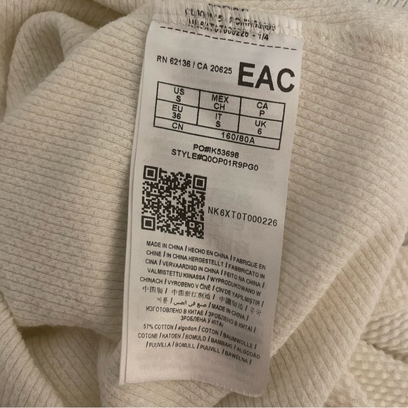 ✖️SOLD✖️ Guess White Long Sleeve Top - Picture 5 of 5